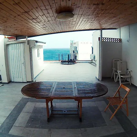Holiday House *
