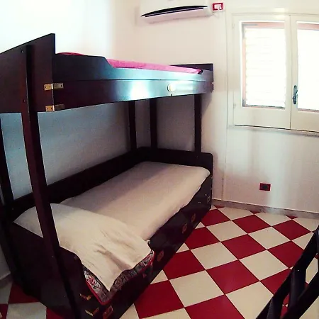 Holiday House 勒托阳尼