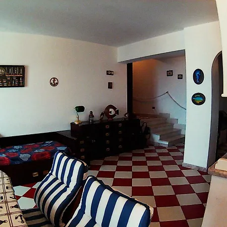 Holiday House *